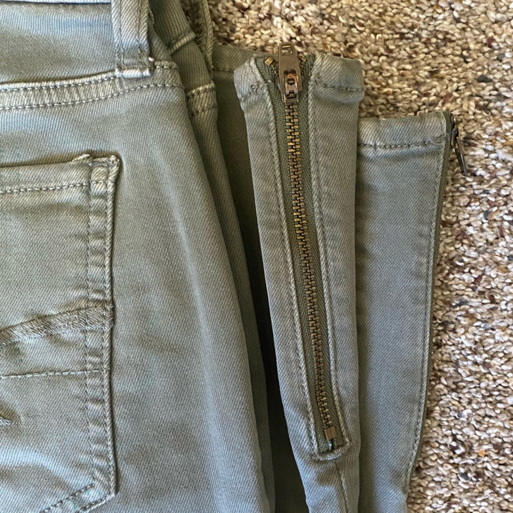 Cute & Comfy Green/Grey Jeans with Zipper and Moto Detail!